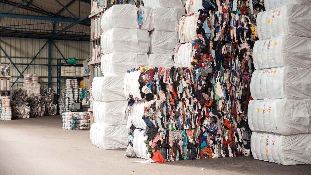 Gezocht: Partijen originele 2e hands kleding, Ophalen of Verzenden