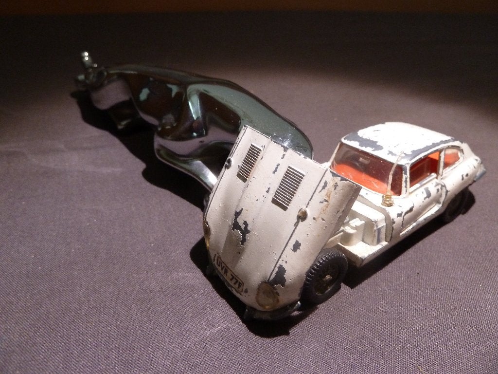 JAGUAR:  E  TYPE 2+2   uit 1970 van:  DINKY TOYS, Ophalen of Verzenden, Gebruikt, Auto, Dinky Toys