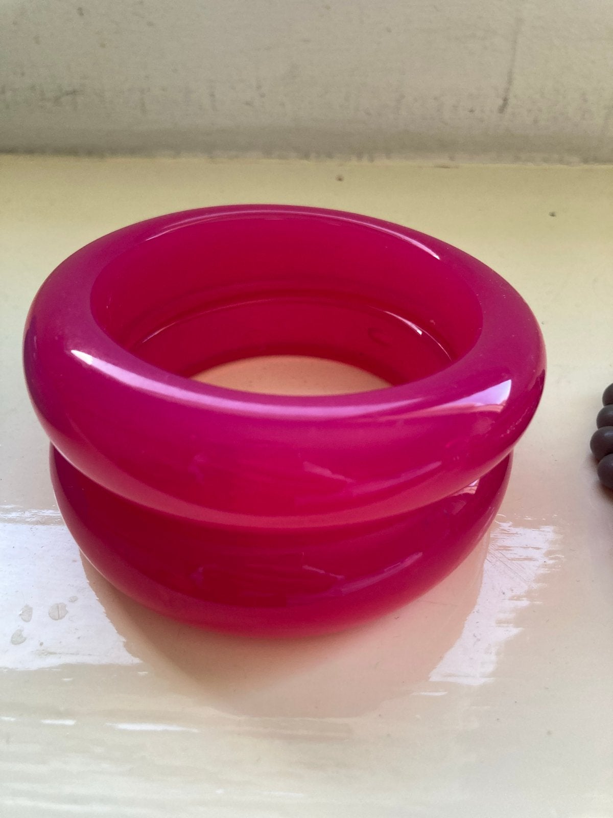 Fuchsia Roze Armband  nieuw, Sieraden, Tassen en Uiterlijk, Armbanden, Ophalen of Verzenden, Nieuw, Roze, Kunststof of Plastic