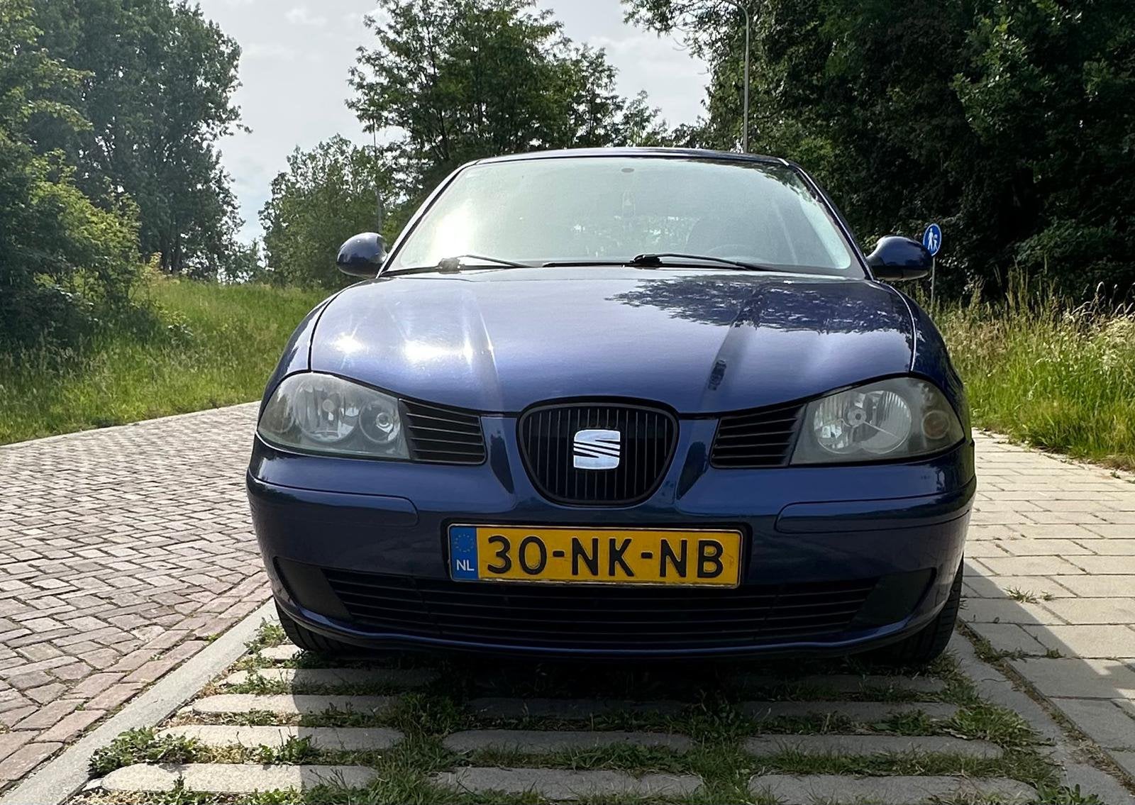 Seat Ibiza Sport 2003 airco en nieuwe distributieriem, Auto's, 4 cilinders, Blauw, Ibiza, Handgeschakeld
