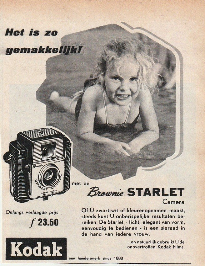 retro reclame 1960 Kodak Brownie Starlet meisje aan zee, Verzenden, Overige typen