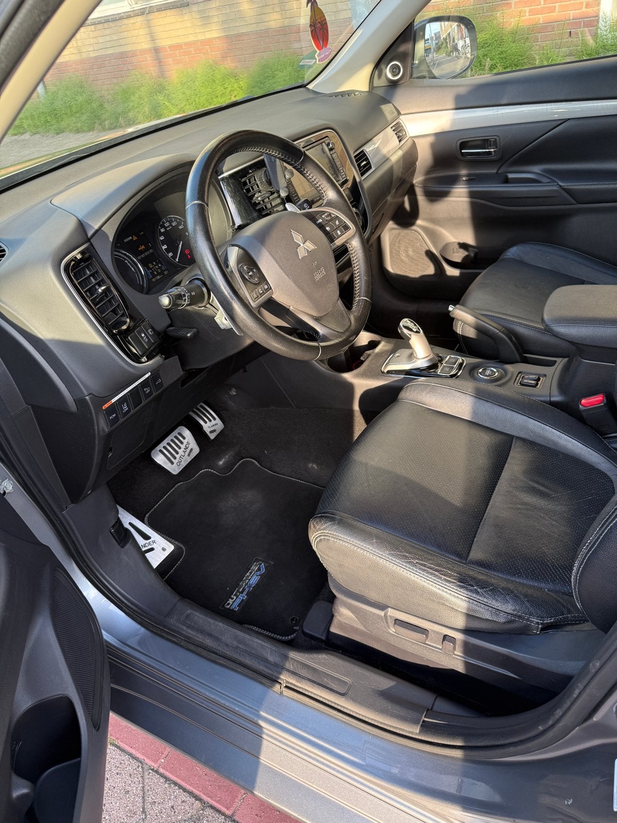 Mitsubishi Outlander 2.0 Dohc Mivec Phev 203pk 4WD CVT 5P, Auto's, 1998 cc, Outlander, Zwart, 4 cilinders