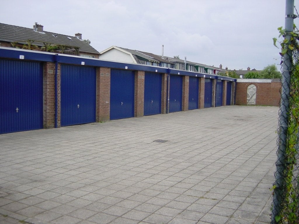 Te huur ruime garagebox, Gelderland