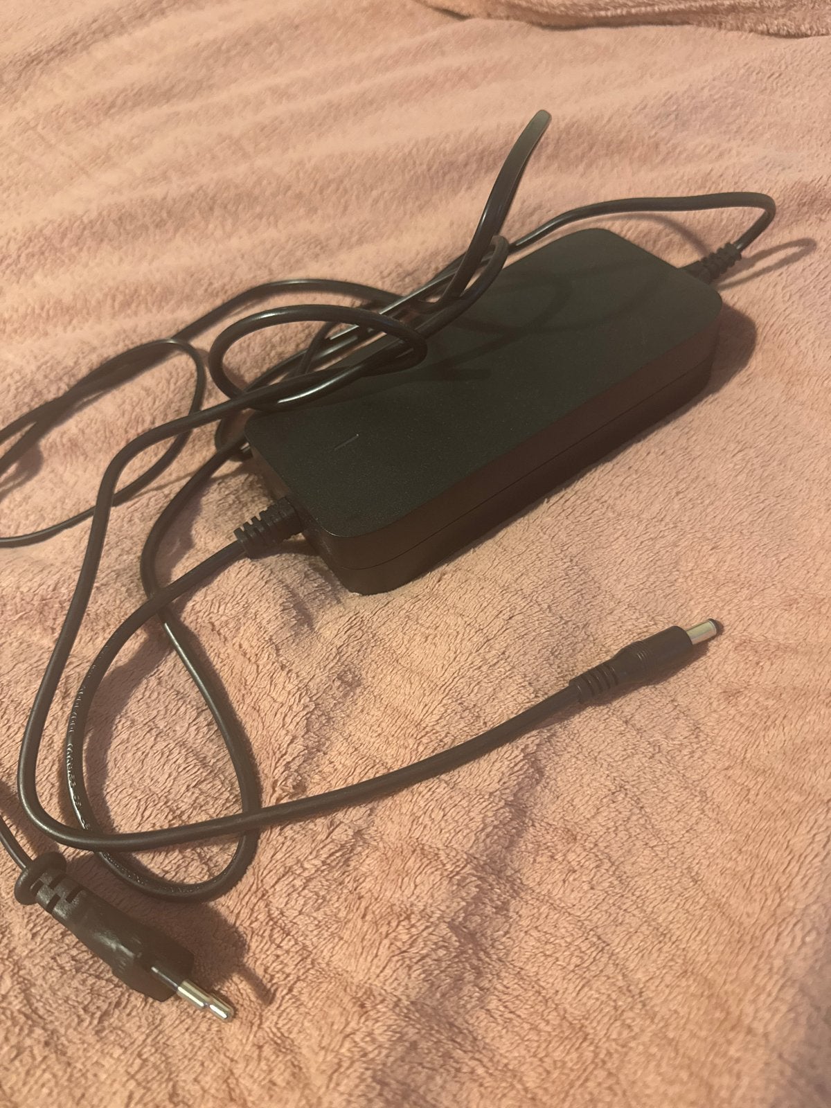 Universele Laadeenheid / Adapter, Ophalen of Verzenden, Gebruikt