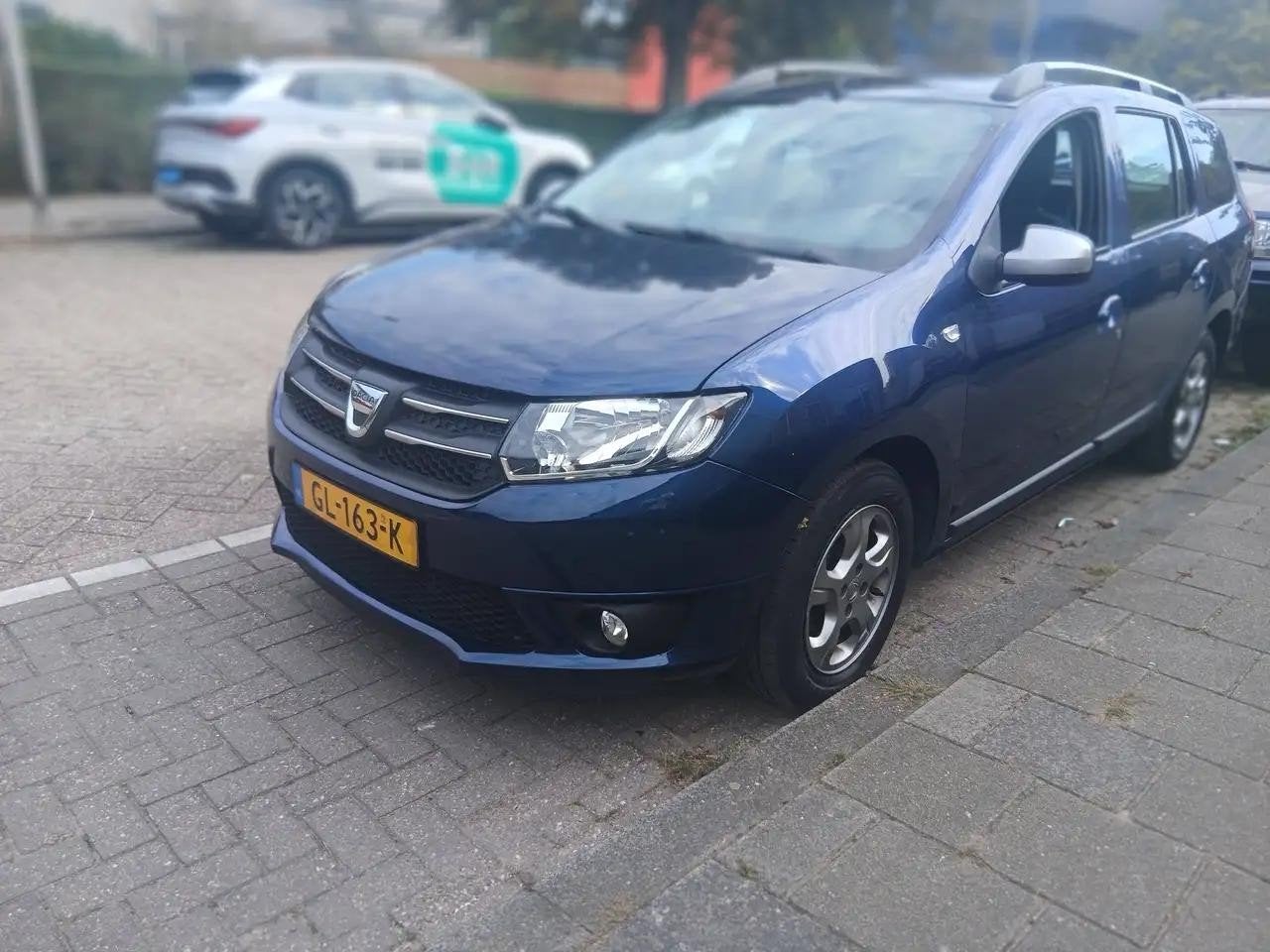 Dacia Logan 0.9 66KW TCE MCV 2015 Blauw, Auto's, Stof, 40 €/maand, Blauw, Logan