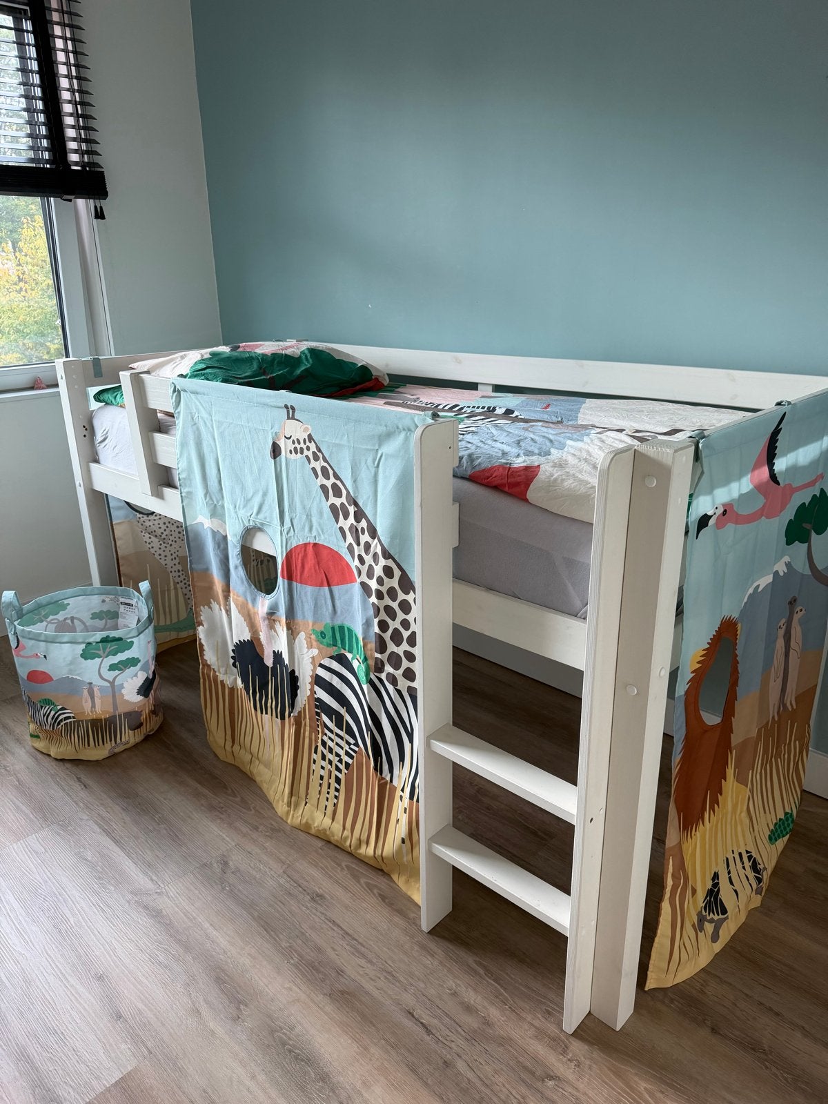 Wit halfhoogslaper bed met ladder en speelruimte, Huis en Inrichting, Slaapkamer | Stapelbedden en Hoogslapers, Ophalen, Gebruikt