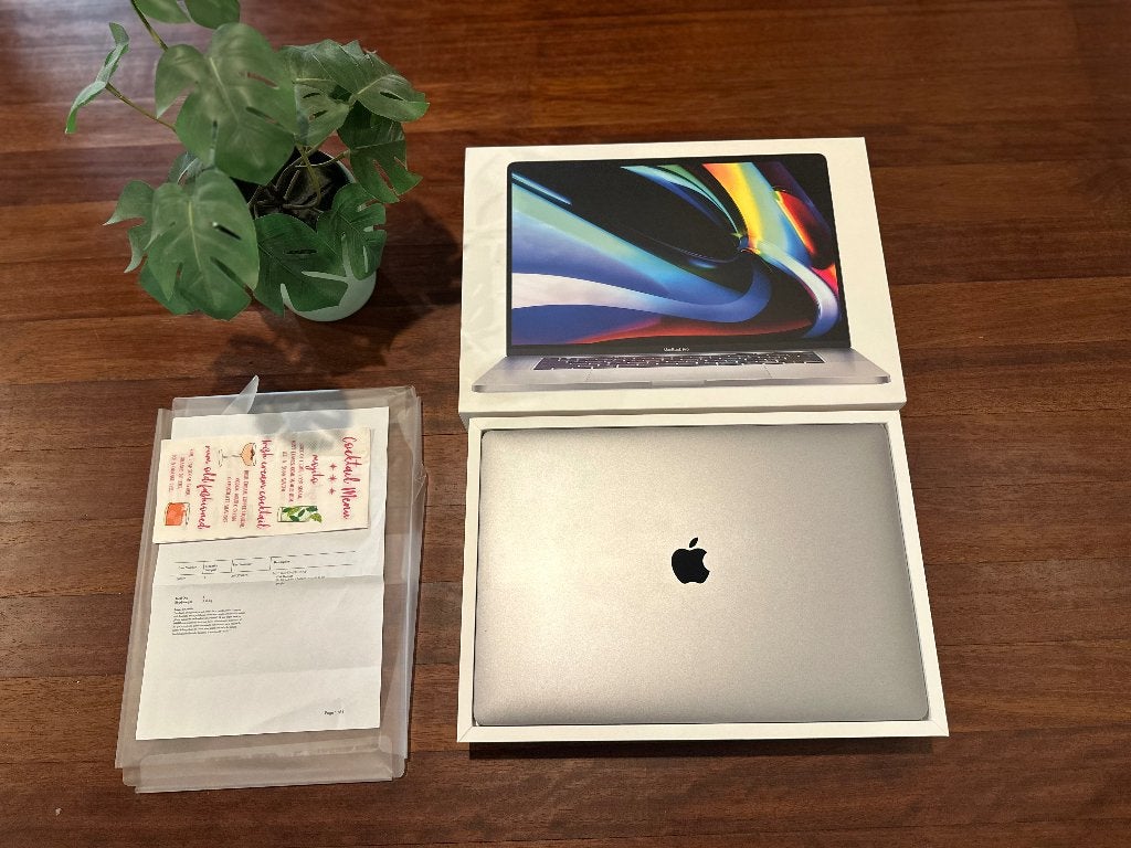 Apple MacBook Pro 16" Intel I9 2.4 Ghz, 32 GB, 512 GB, Computers en Software, Gebruikt, 2 tot 3 Ghz, 512 GB, 16 inch