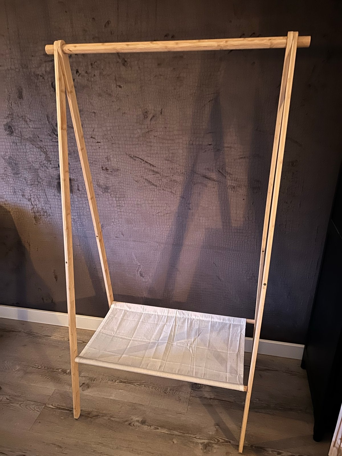 Kledingrek van bamboe met stoffen plank, Ophalen, Nieuw