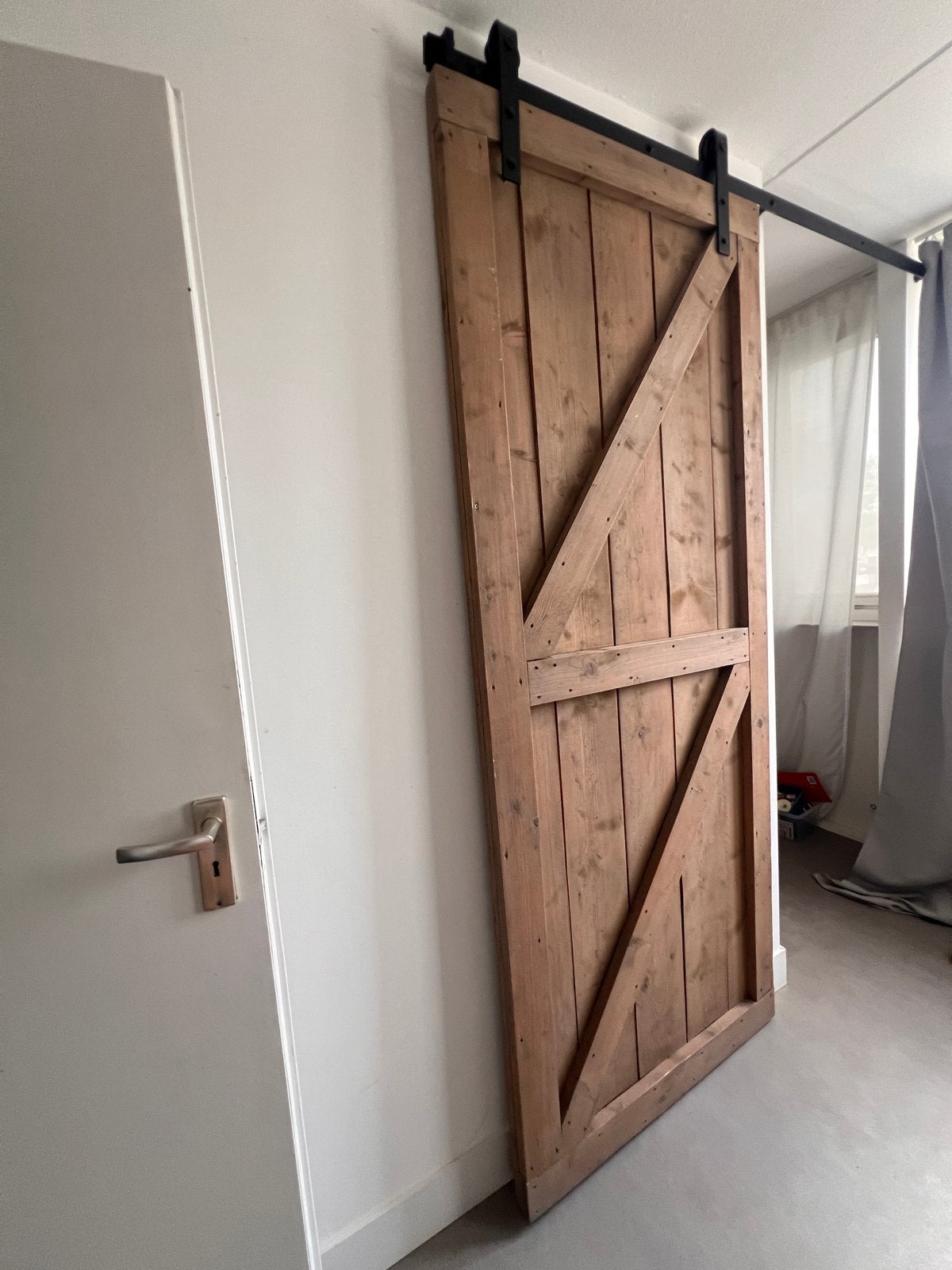 Rustieke houten schuifdeur met railsysteem, Ophalen, Gebruikt, 80 tot 100 cm, 215 cm of meer