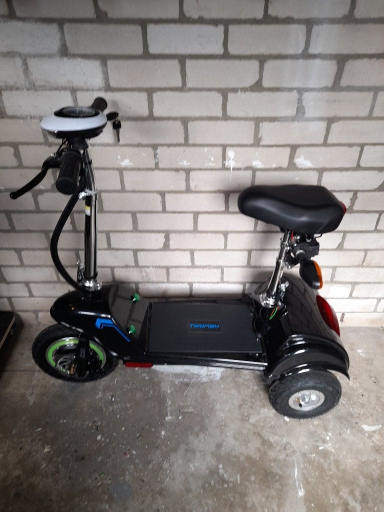 scootmobiel nieuw geen helm of rijbewijs plicht, Nieuw, 26 t/m 35 km, 16 km/u of meer, Ophalen