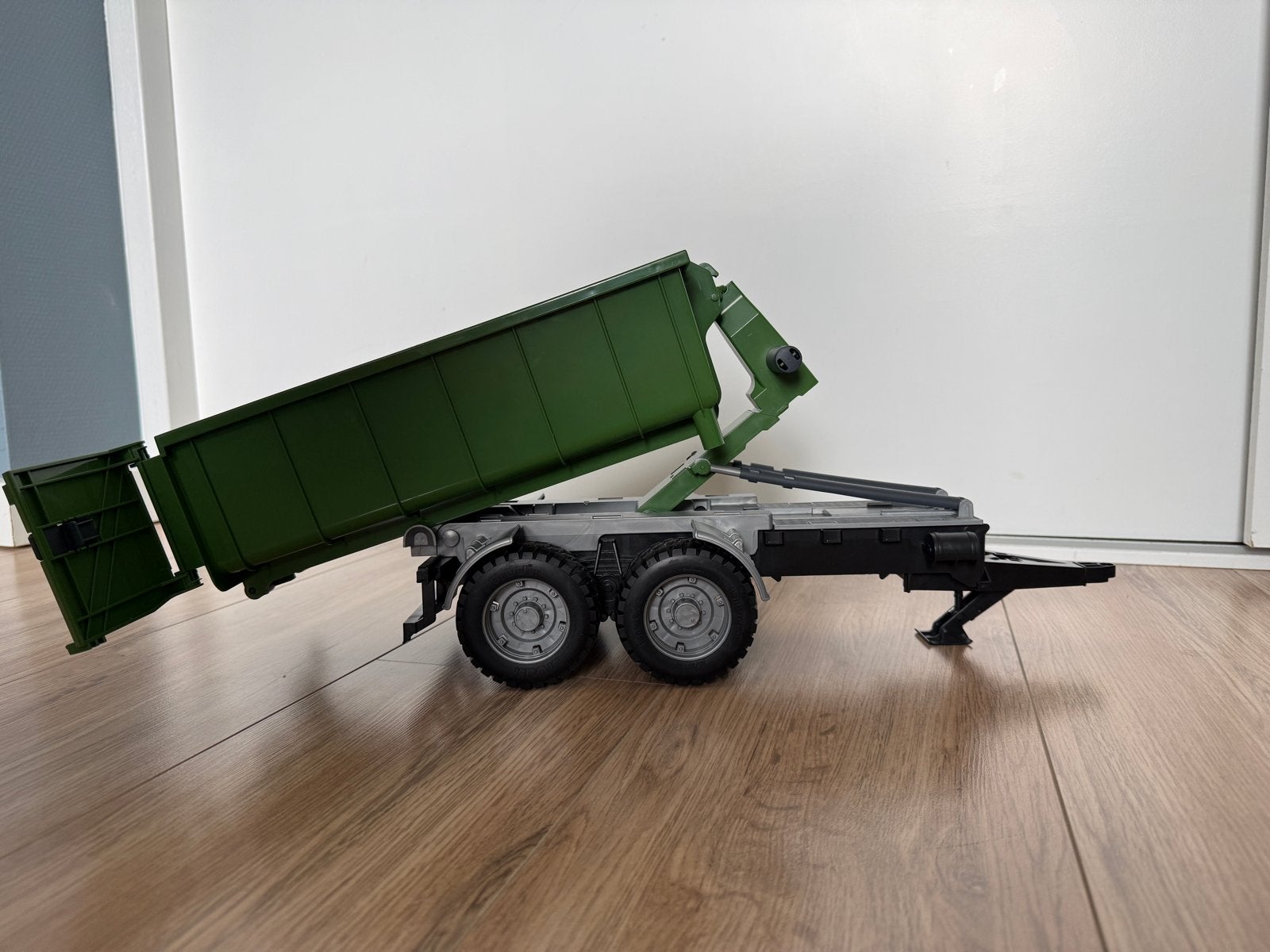 Bruder Aanhangwagen - Groene Container, Ophalen of Verzenden, Zo goed als nieuw