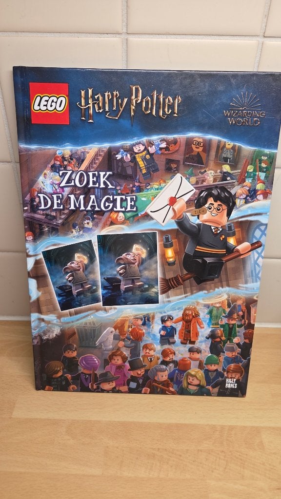Harry Potter zoek de magie boek van LEGO, Ophalen of Verzenden, Zo goed als nieuw, Boek of Poster