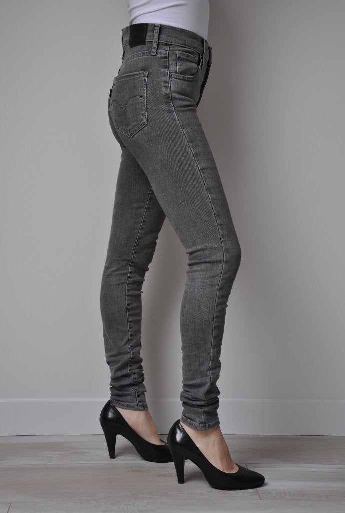 Levis jeans 720 high rise super skinny 24, skinny jeans xs, Nieuw, Ophalen of Verzenden, W27 (confectie 34) of kleiner, Grijs