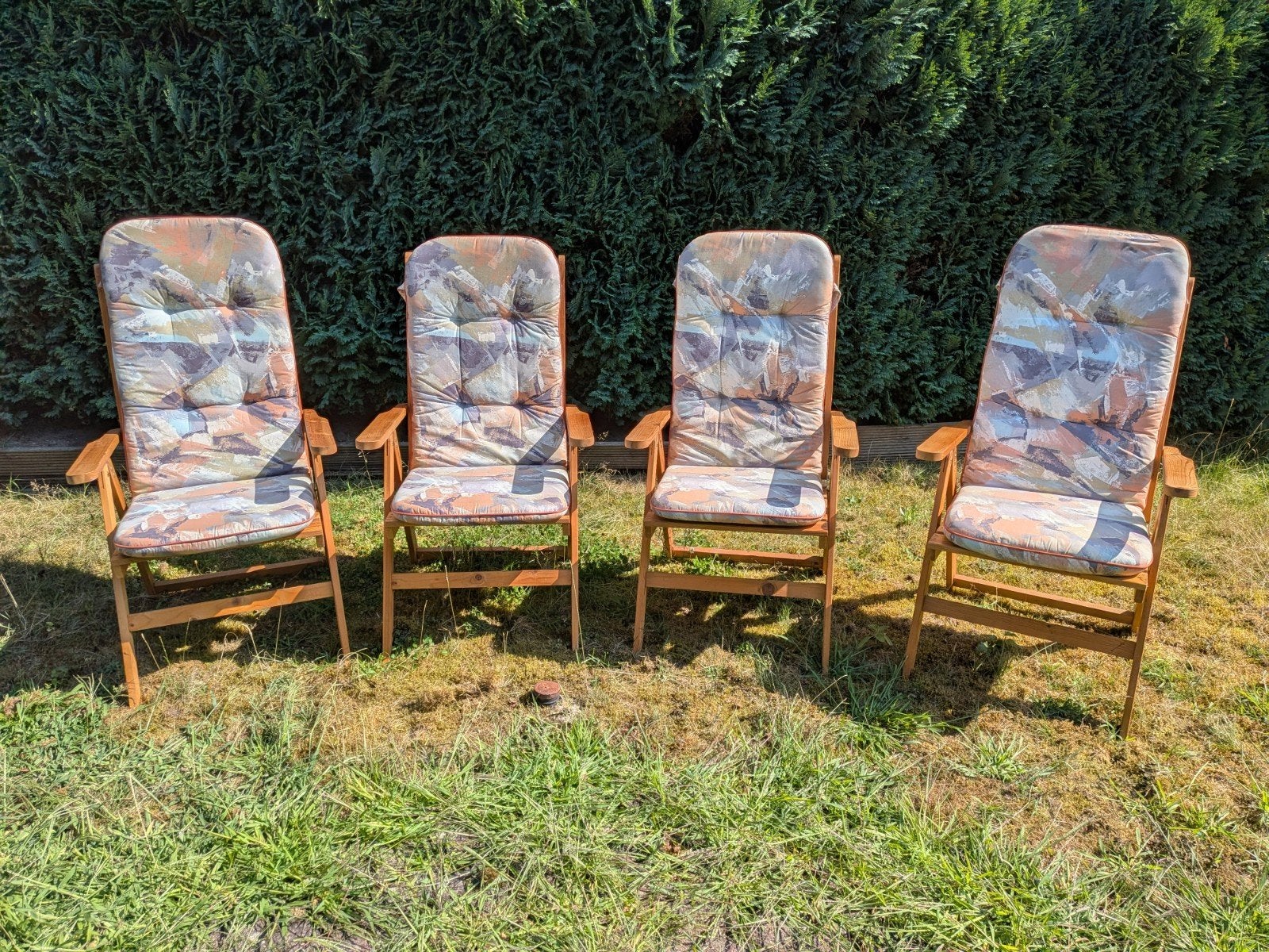 Vier houten tuinstoelen met of zonder kussens, Tuin en Terras, Ophalen, Zo goed als nieuw