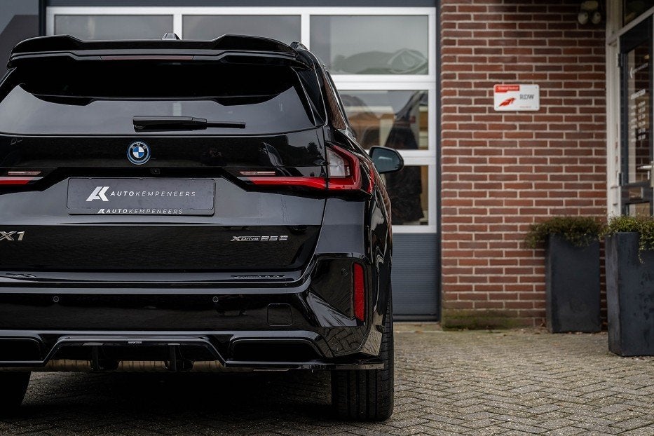 BMW X1 xDrive25e M Sport | Panorama | Driving Ass. Prof. | H, Alcantara, Zwart, Bedrijf, Vierwielaandrijving