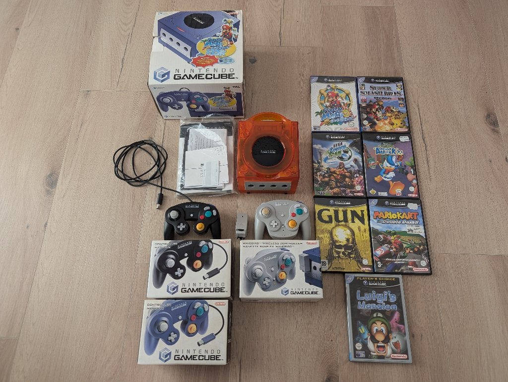 GameCube Bundel: IcedCube Orange, Wavebird CIB & Games, Spelcomputers en Games, Ophalen, Overige kleuren, Met 2 controllers, Gebruikt
