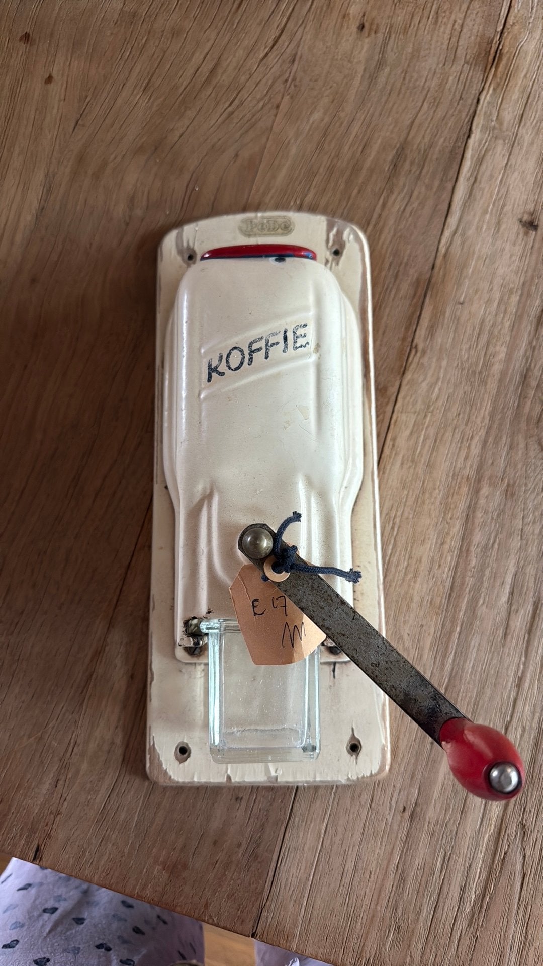 Koffiemolen, Ophalen
