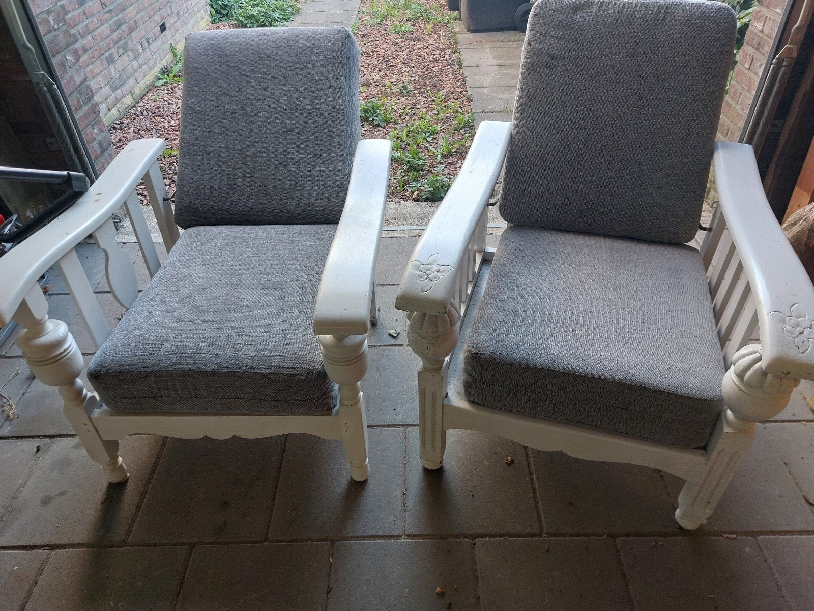 Twee antieke verstelbare houten stoelen met kussens, Huis en Inrichting, Gebruikt, Wit, Ophalen of Verzenden, Hout