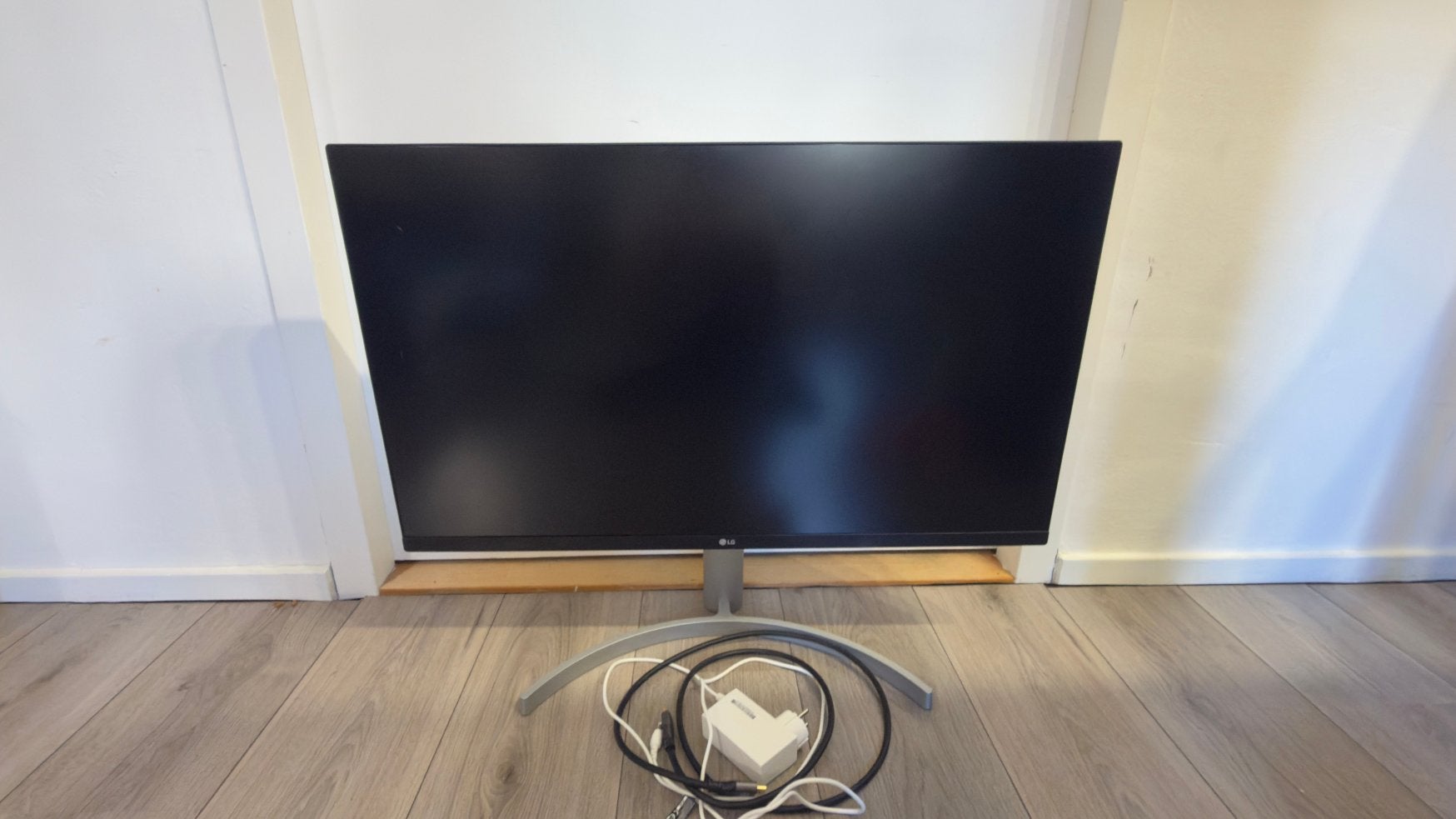 LG 32 inch monitor | Als nieuw | Bouwjaar 2022, Computers en Software, Monitoren, HDMI, Ophalen of Verzenden, In hoogte verstelbaar