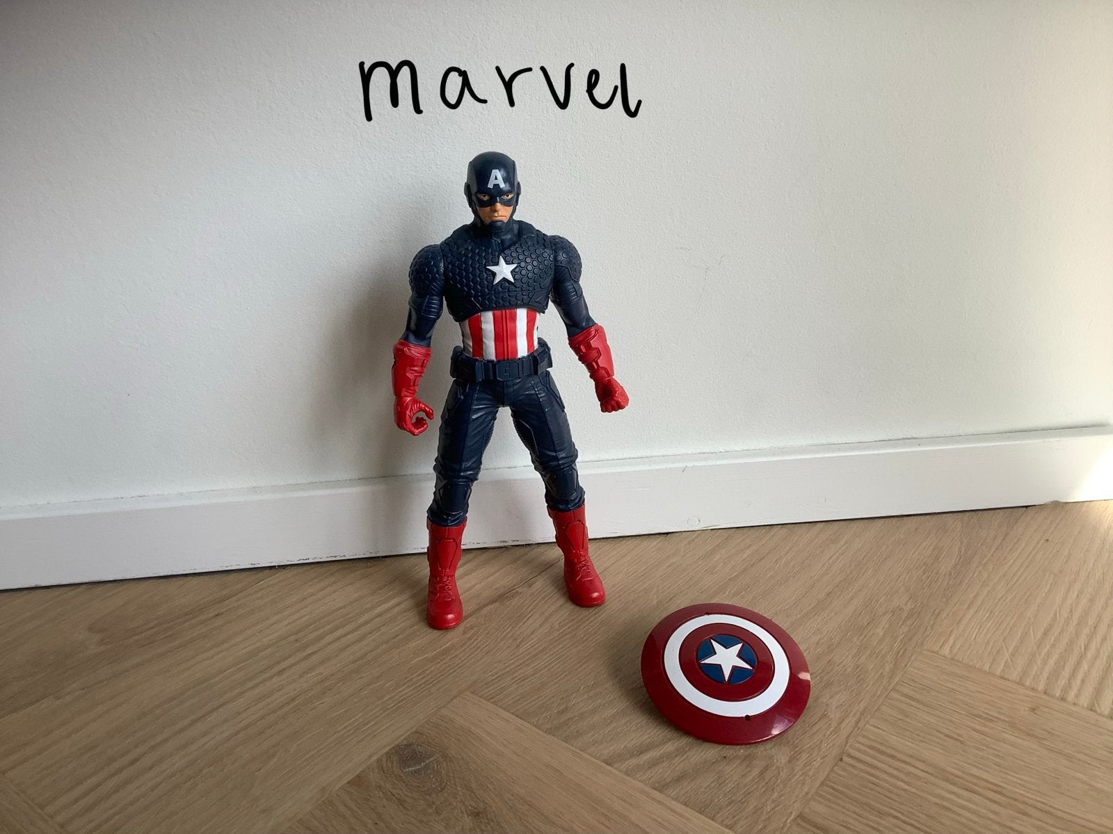 Marvel Captain America actiefiguur - 23cm, Ophalen, Zo goed als nieuw