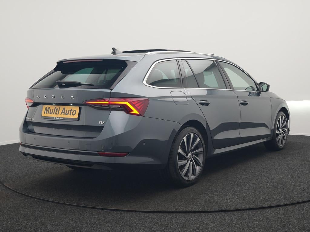 Skoda Octavia Combi 1.4 TSI Sportline Business PHEV 204pk De, Auto's, Gebruikt, Octavia, Adaptive Cruise Control, Voorwielaandrijving