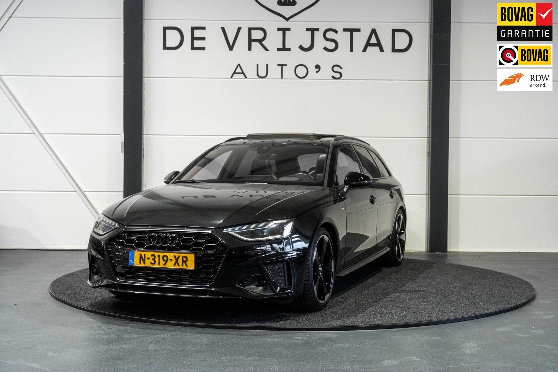 Audi A4 Avant 35 TFSI PANO SCHAALSTOELEN VOL!, Gebruikt, 4 cilinders, A4, Zwart