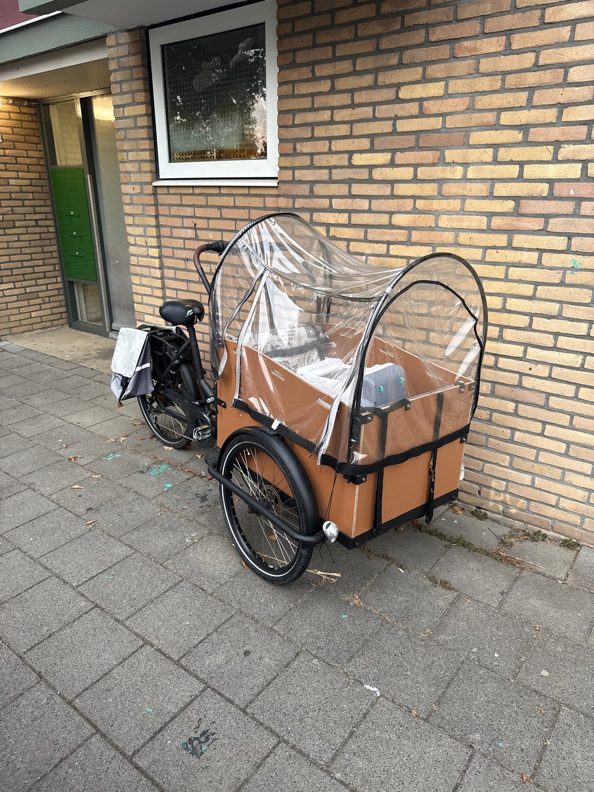 Electrische Bakfiets met huif en fietstassen, Fietsen en Brommers, Fietsen | Bakfietsen, Gebruikt, Huif, 2 kinderen, Trommelrem