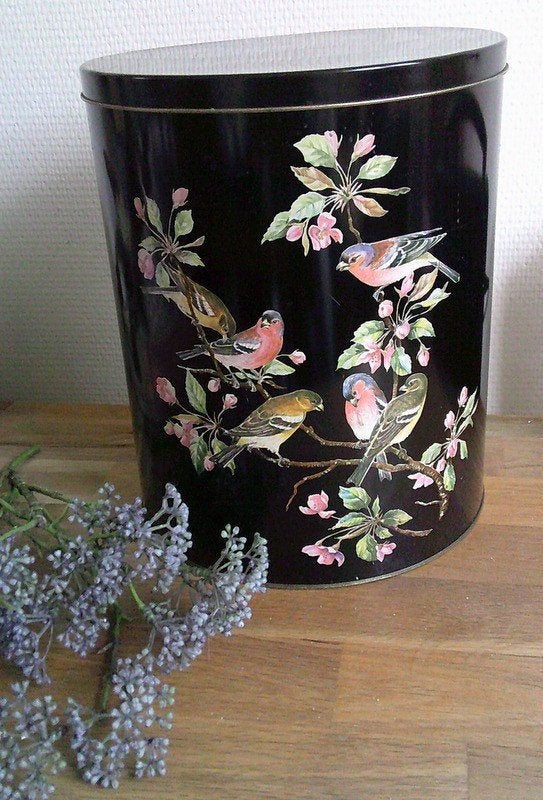Vintage grote voorraad bus zwart met vogeltjes 25cm, Verzamelen, Blikken, Ophalen of Verzenden, Gebruikt, Overige