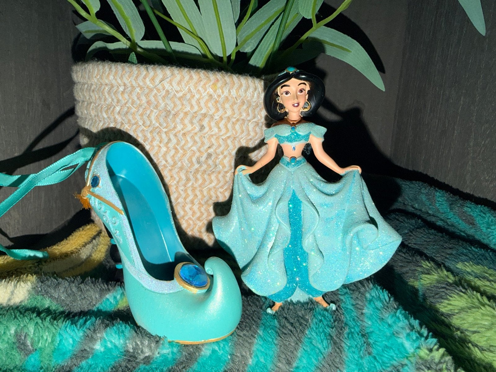 Disney Parks Jasmine Set: Runway Shoe Ornament + Beeldje DLP, Ophalen of Verzenden, Overige figuren, Zo goed als nieuw, Beeldje of Figuurtje