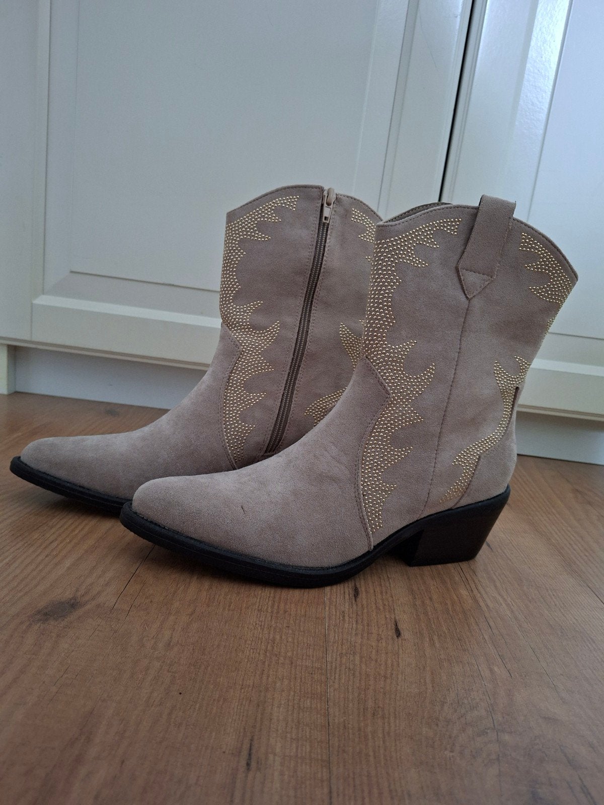 Ann Rocks Cowboy laarsjes, Ann Rocks, Beige, Lage of Enkellaarzen, Nieuw