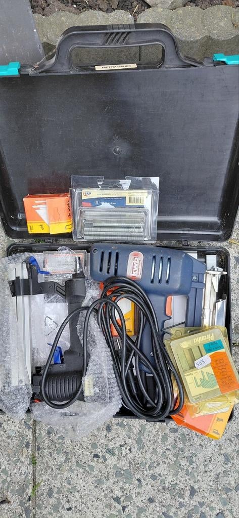 Nietmachine elektrisch en op lucht met toebehoren, Ophalen of Verzenden, Gebruikt