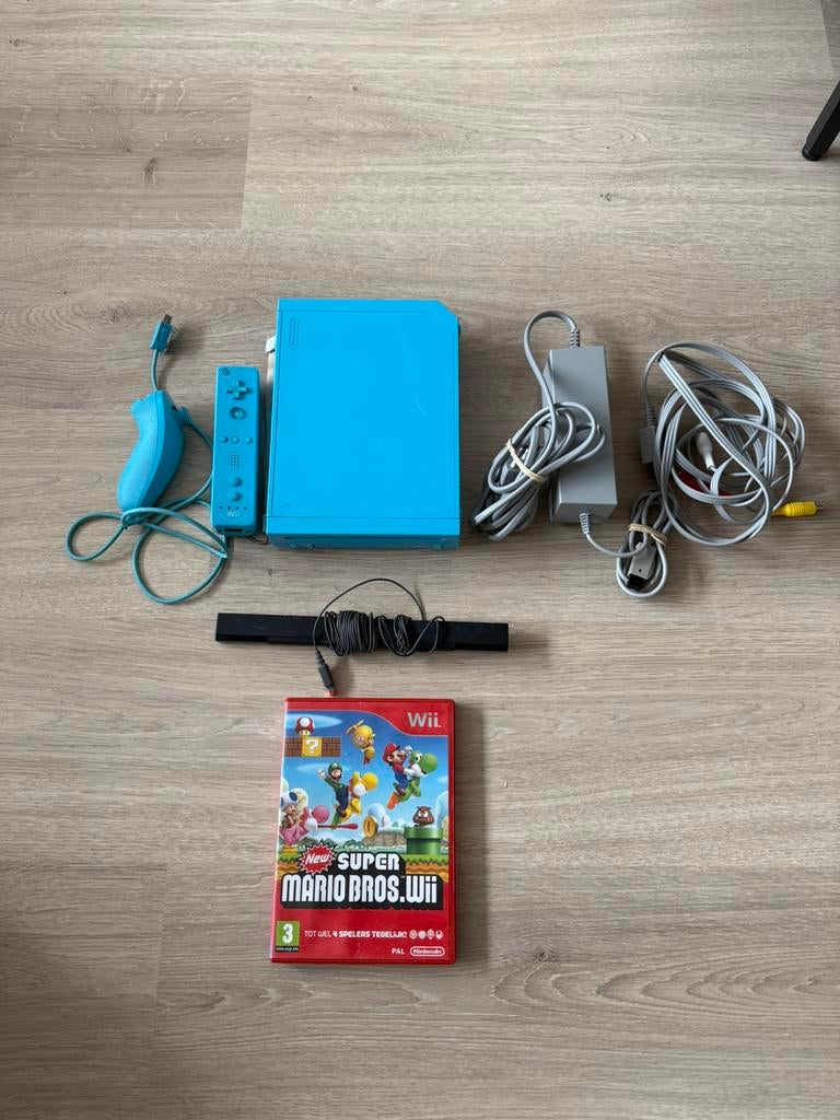 Nintendo Wii set! (Blue edition), Spelcomputers en Games, Spelcomputers | Nintendo Wii, Ophalen of Verzenden, Zo goed als nieuw