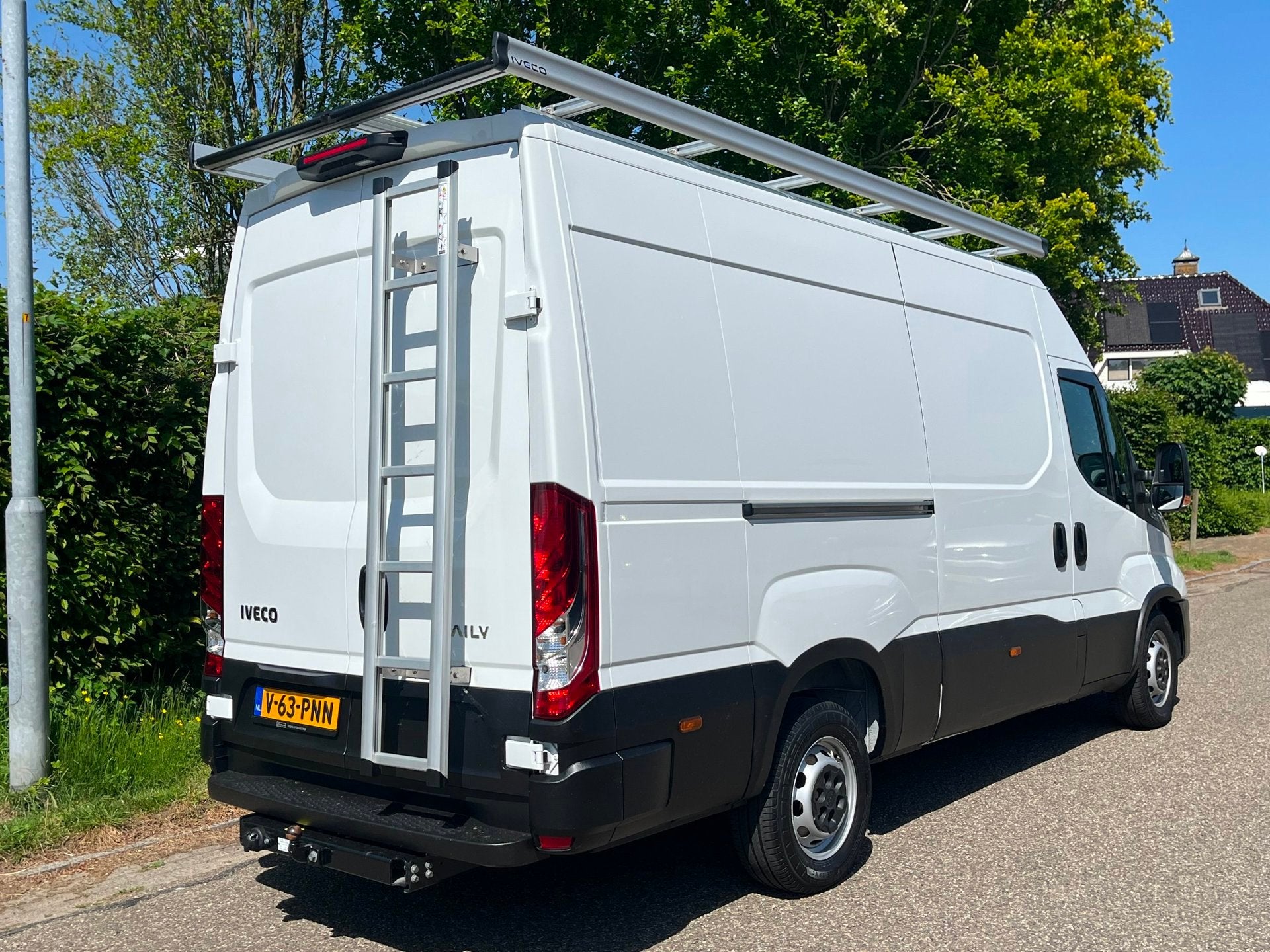 Iveco Daily 35S18 3.0 Automaat |L2H2 | 3500kg trekgewicht |I, Automaat, Gebruikt, 4 cilinders, Iveco