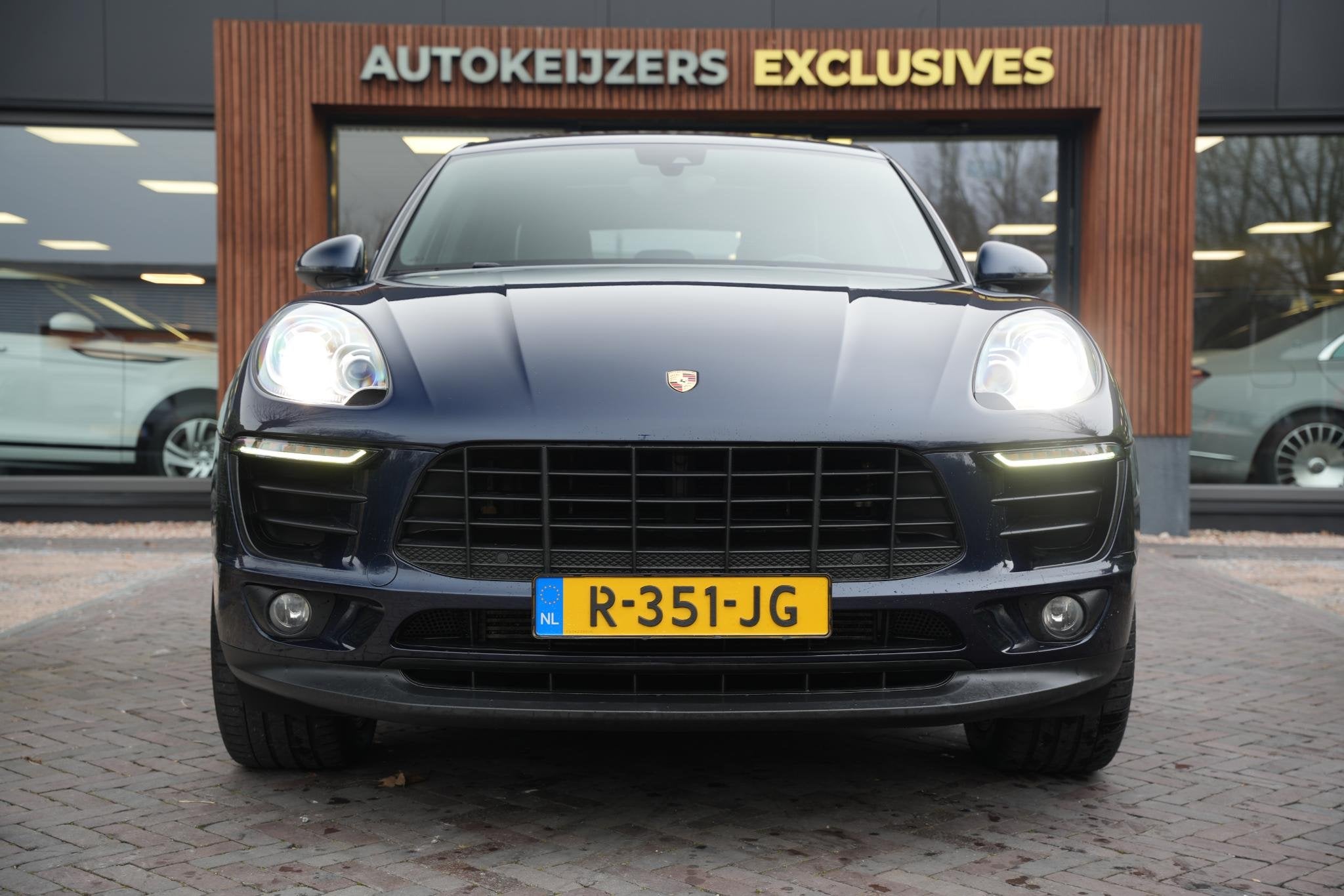 Porsche Macan 3.0 D S Panoramadak Cruise Clima, Auto's, Automaat, Gebruikt, 258 pk, Blauw
