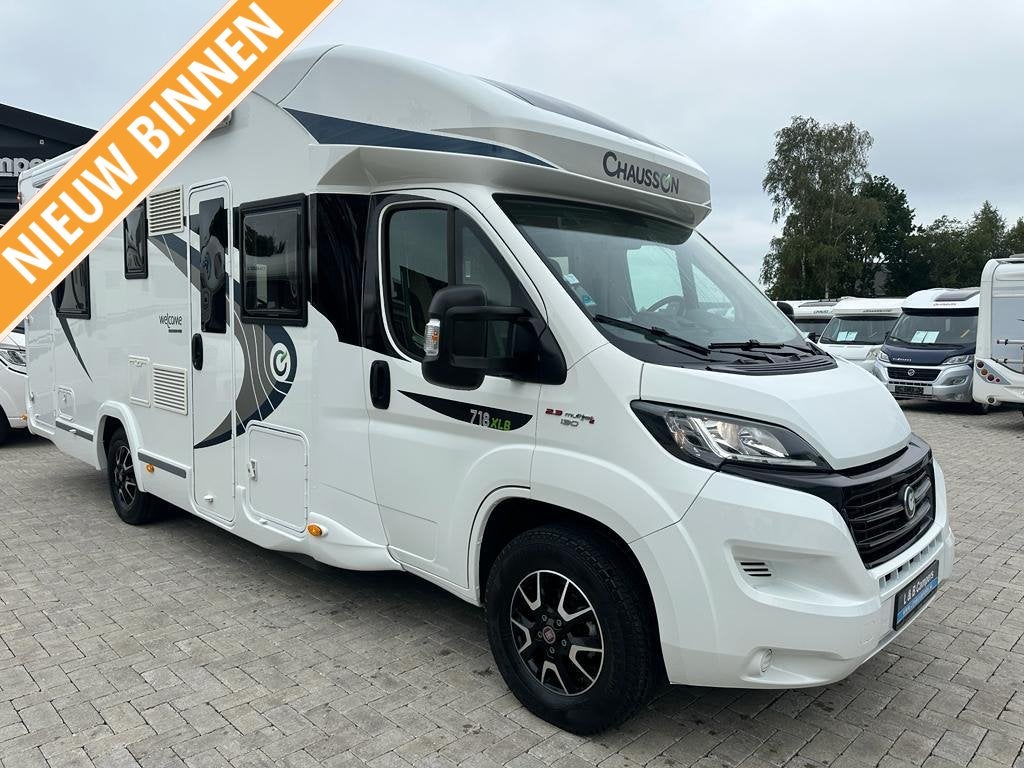 Chausson Limited Edition 718 XLB Queensbed 25000 km Euro 6, Caravans en Kamperen, Fiat, Half-integraal, 7 tot 8 meter, Tot en met 5