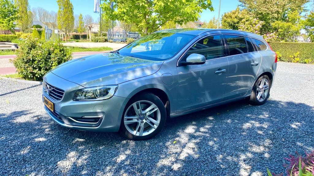 TE KOOP Volvo V60 D6 Twin Engine 290PK AWD Plug In, Auto's, Volvo, Particulier, V60, 4x4, ABS, Achteruitrijcamera, Adaptieve lichten