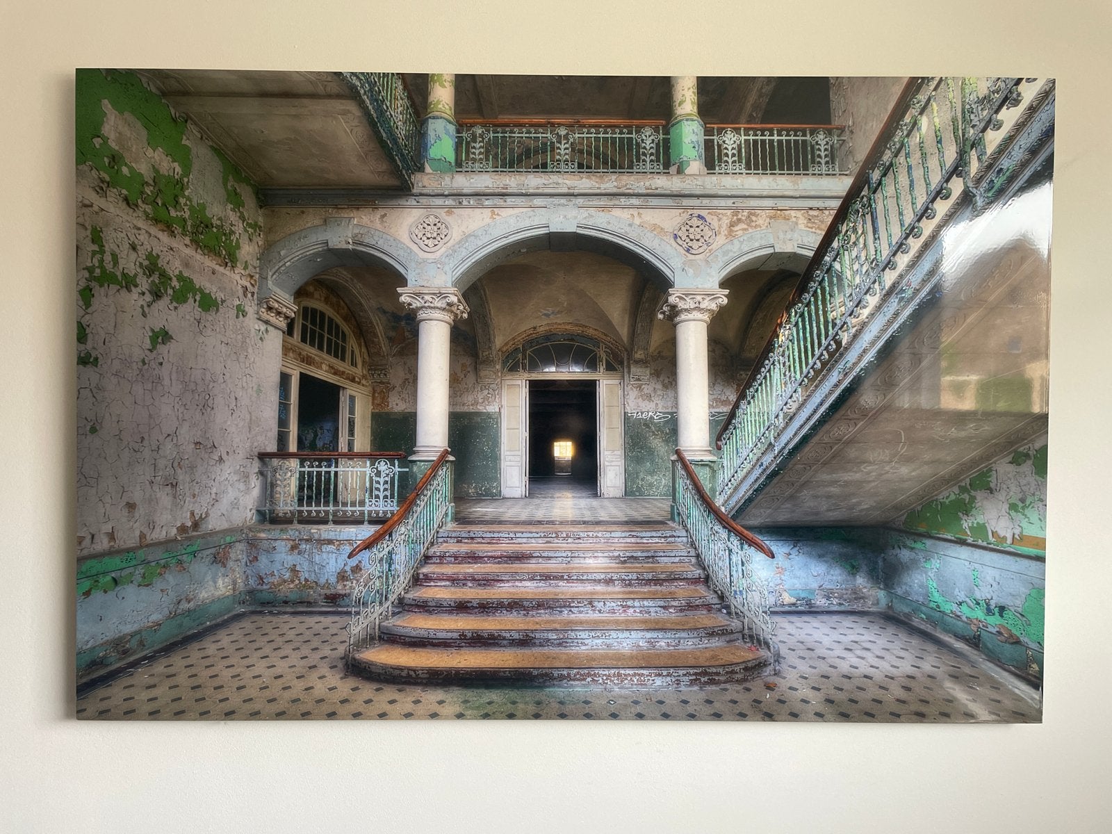 Indrukwekkende foto op aluminium plaat - Verlaten gebouw, Antiek en Kunst, Kunst | Tekeningen en Foto's, Ophalen