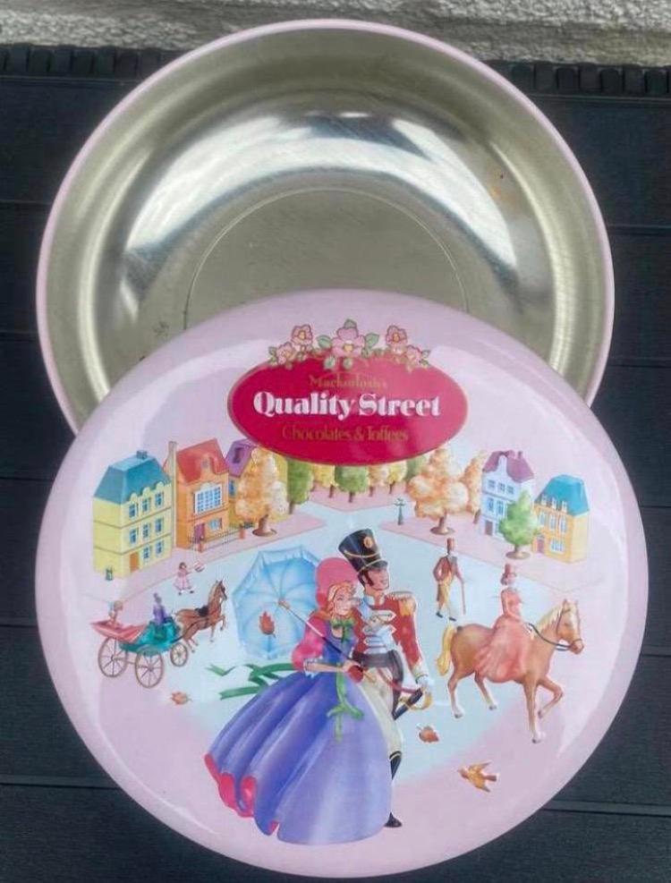 Rond blik van Mackintosh’s Quality Street. D.19,5 cm, Ophalen of Verzenden, Zo goed als nieuw, Overige, Overige merken