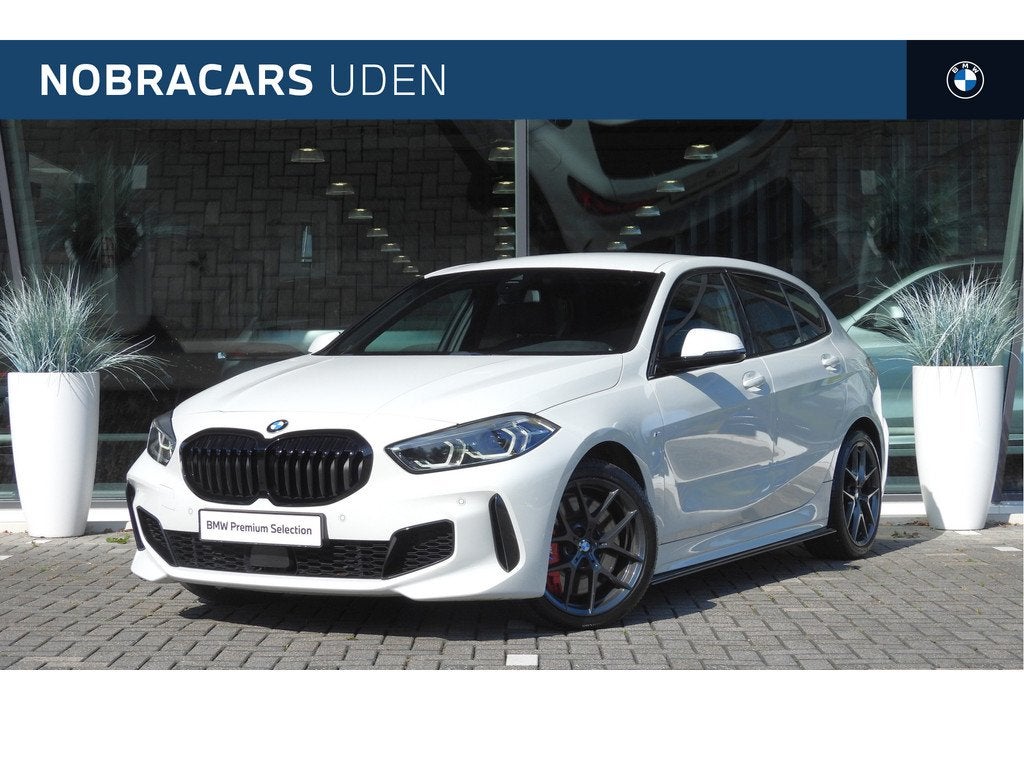 BMW 1 Serie 128ti M Sport Automaat / Sportstoelen / LED / PD
