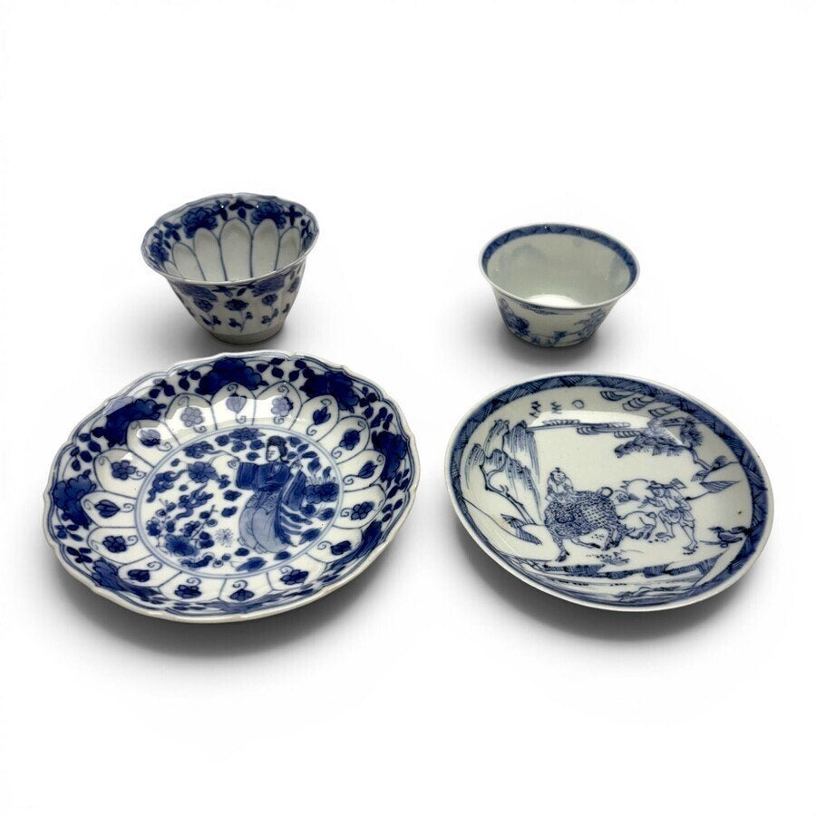Twee Chinese blauw-witte kop en schotels, Kangxi periode, Ophalen of Verzenden