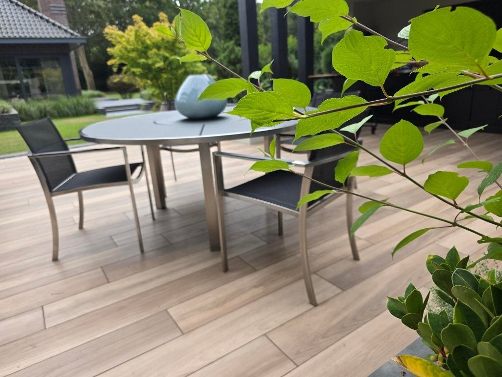 Royal Botania O-Zon Dining set Tafel met 4 stoelen, Ophalen, 4 zitplaatsen, Zo goed als nieuw, Rvs