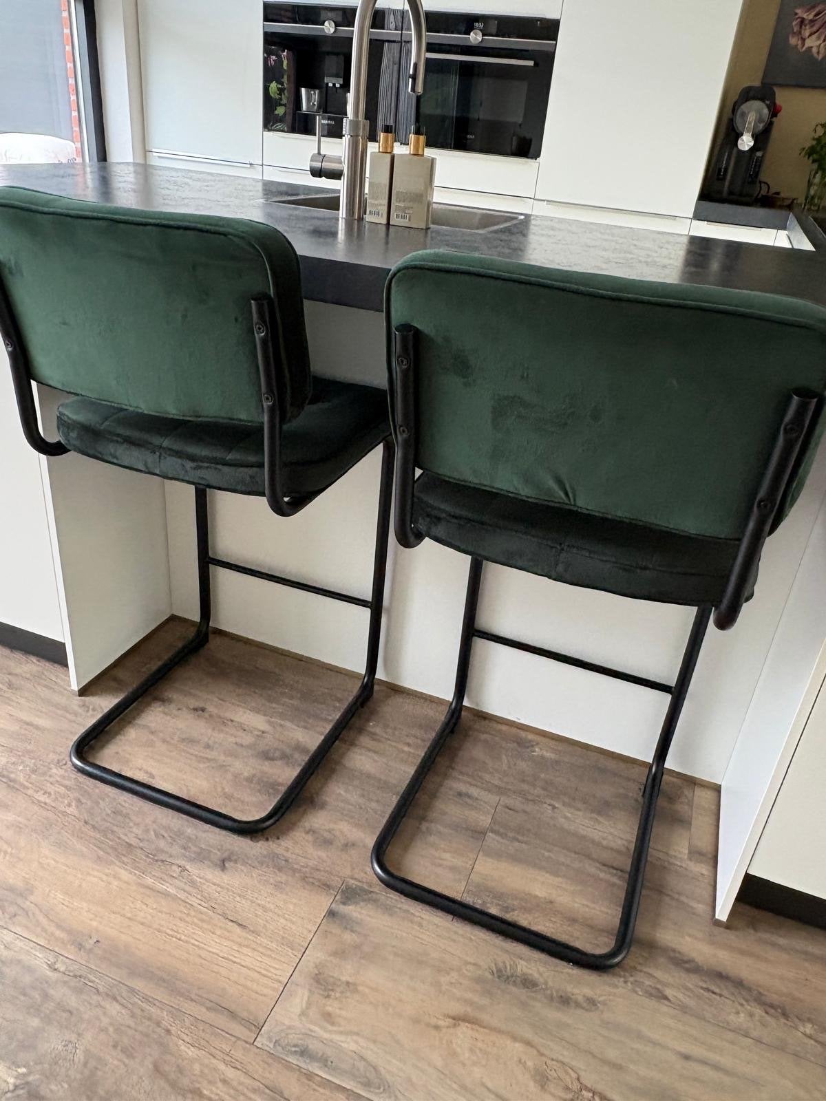 2 Groene barkrukken met rugleuning, Huis en Inrichting, Barkrukken, Ophalen, Met voetsteun, 60 tot 90 cm, Zo goed als nieuw