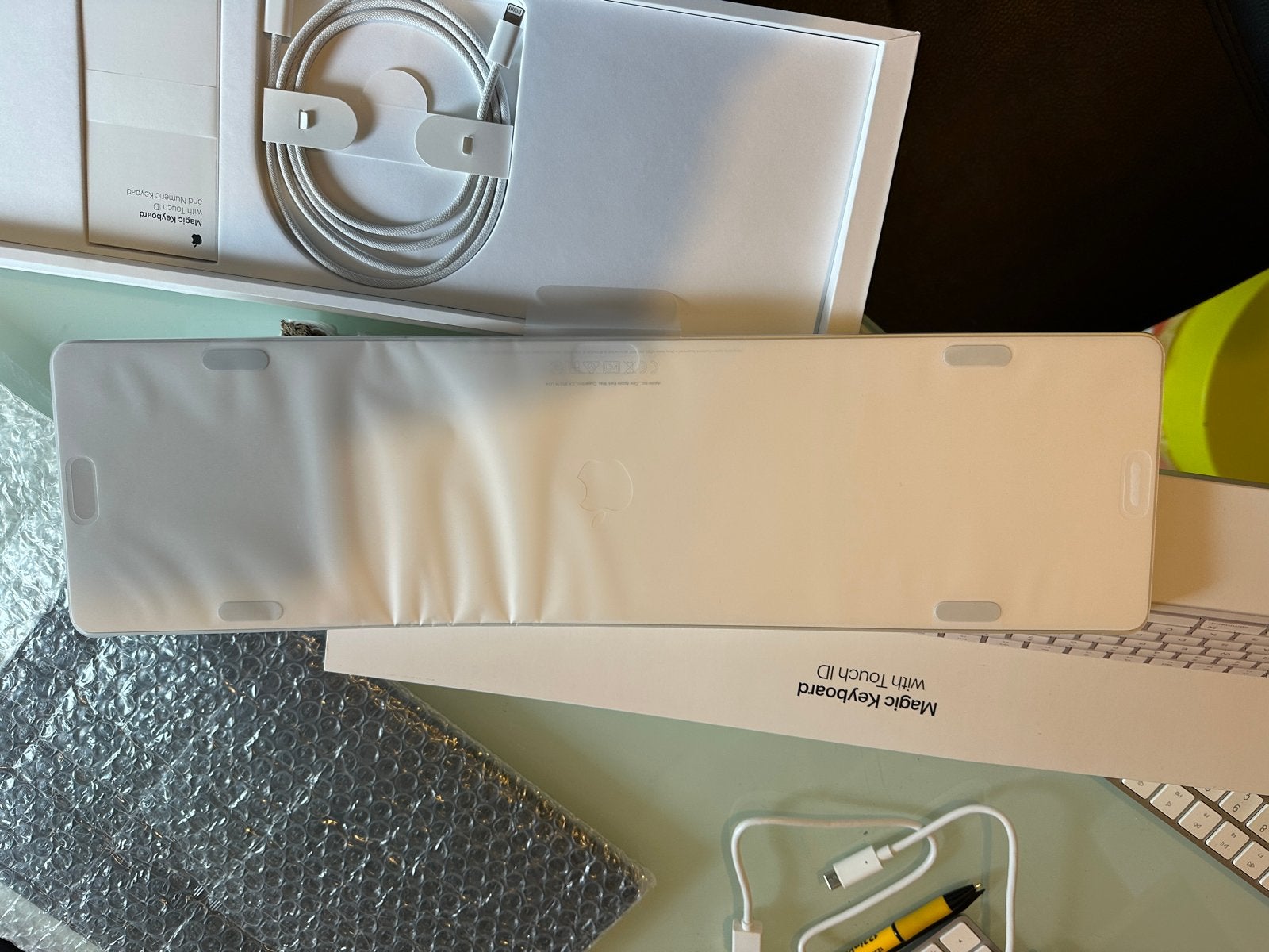 Apple Magic Keyboard met Touch ID Transportschade, Biktstraat, Multimediatoetsen, Ophalen of Verzenden, Draadloos
