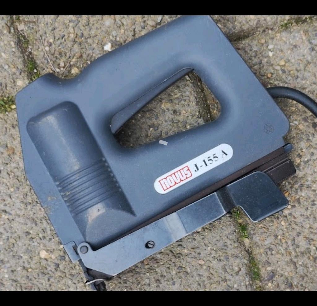 Novus J-155 A elektrische tacker, Verzenden