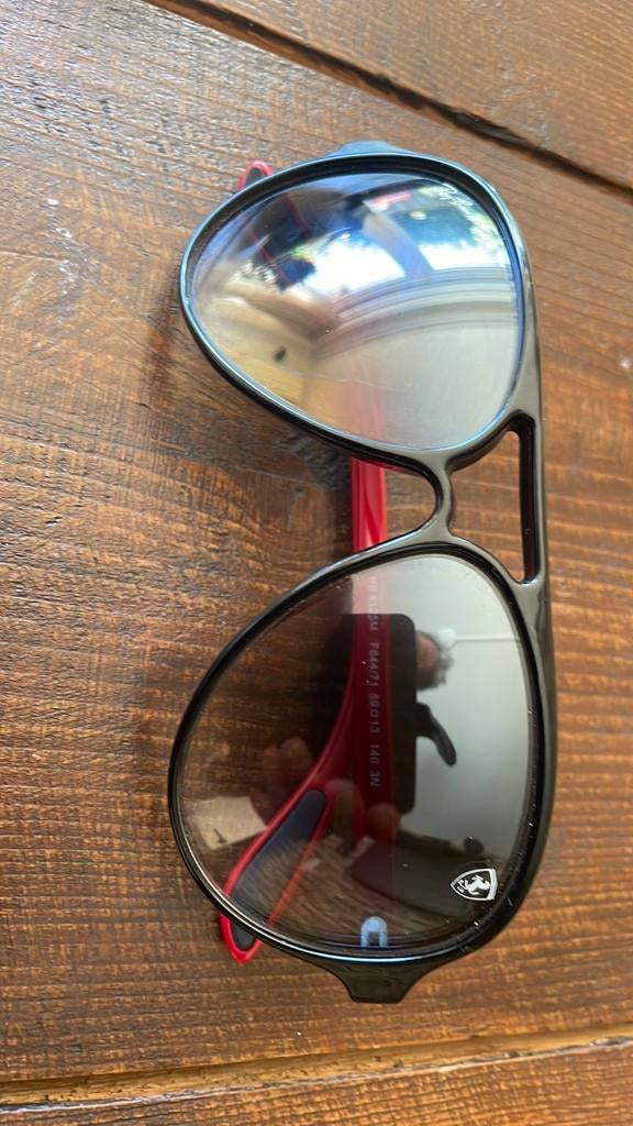 Ray Ban Ferrari zonnebril, Sieraden, Tassen en Uiterlijk, Zonnebrillen en Brillen | Dames, Ophalen of Verzenden, Zo goed als nieuw
