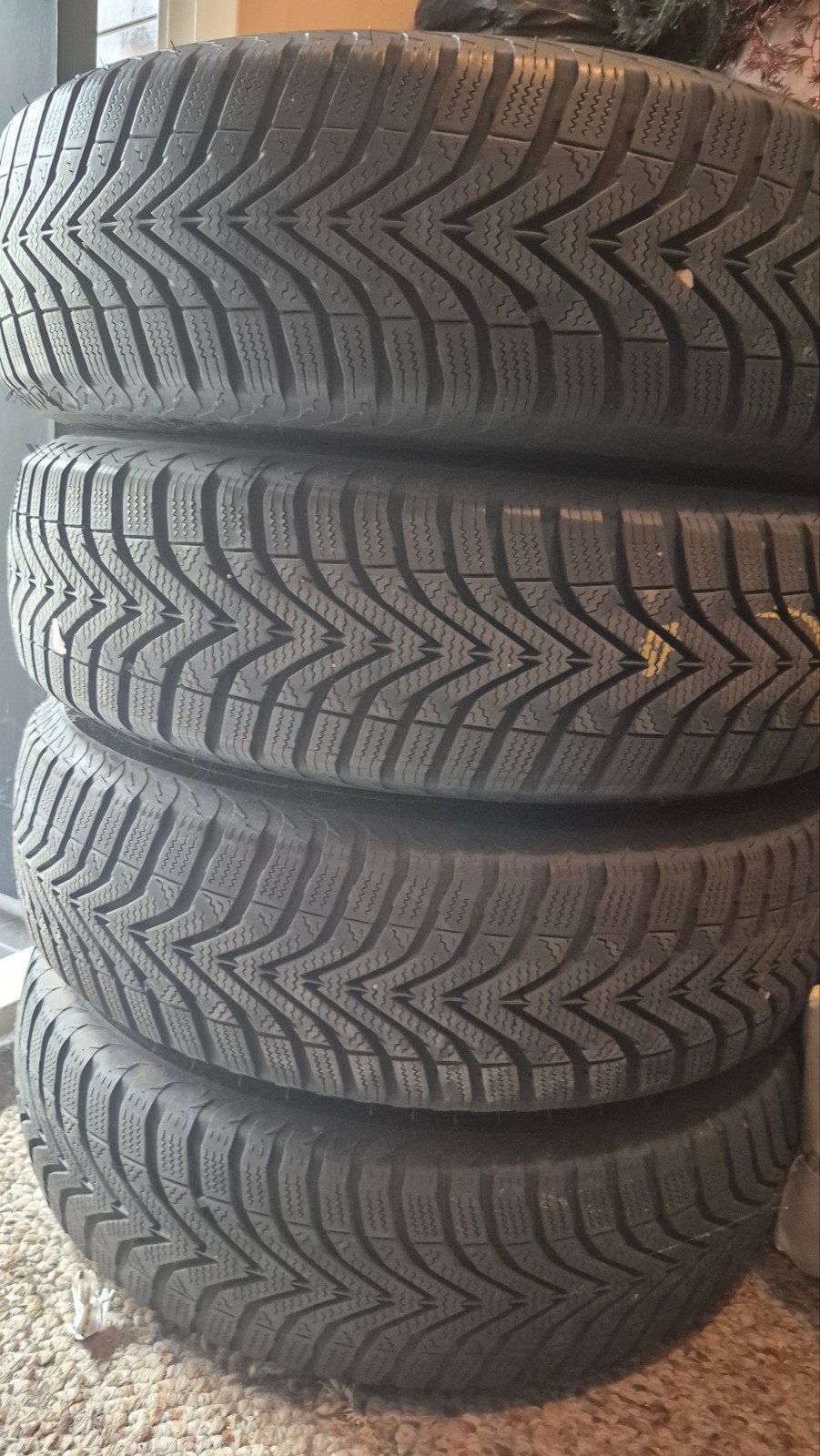 Zo goed als nieuwe Vredestein winterbanden (oa) Toyota Yaris, Auto-onderdelen, Banden en Velgen, Ophalen, 14 inch, Gebruikt, Banden en Velgen