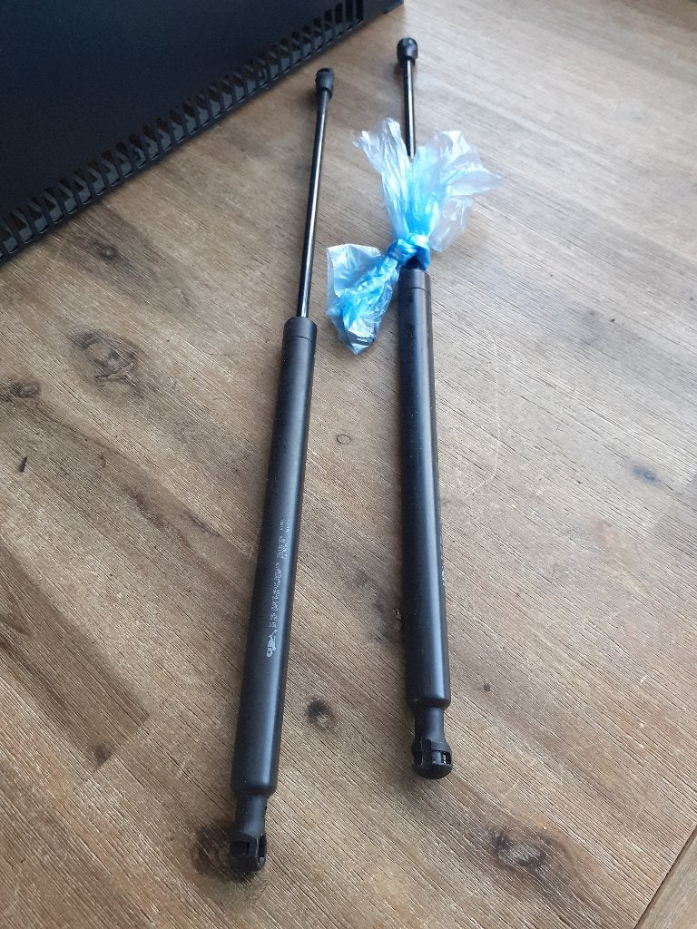 Dempers Achterklep - 2 Stuks - PEUGEOT 206+ PLUS - 2009-2013, Verzenden