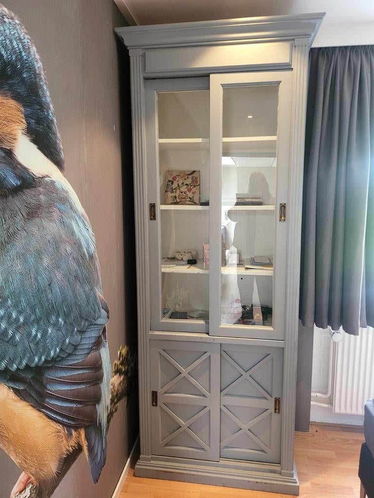 Grijze buffetkast met wit interieur, Huis en Inrichting, Kasten | Buffetkasten, Ophalen, 100 tot 150 cm, 50 tot 100 cm, Klassiek, Landelijk