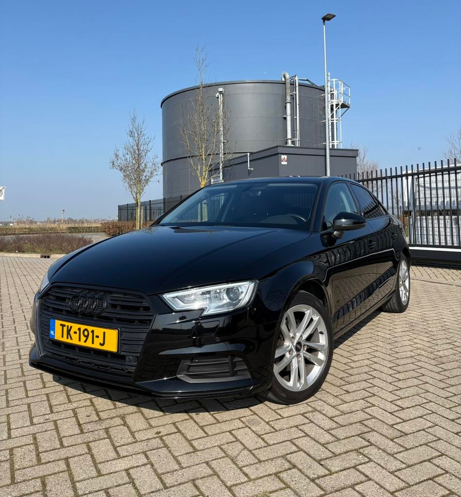 Audi A3 1.4 Tfsi CoD Ultra 150pk S Tronic 2017 Zwart, Auto's, Stof, Zwart, 4 cilinders, 150 pk