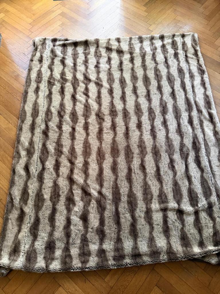 2 zachte Faux Bont Plaids / Dekens - Bruin Gestreept, Ophalen, Gebruikt, Bruin, Rechthoekig